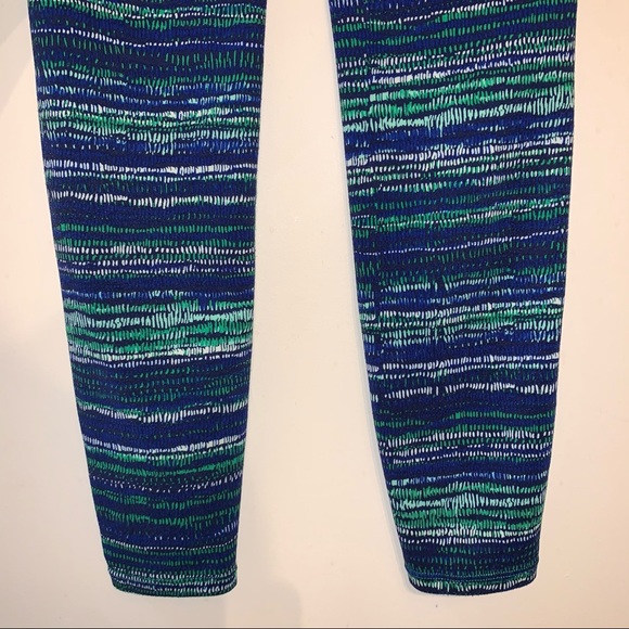 Athleta Retreat Chaturanga Striped Ankle Leggings - Picture 8 of 11